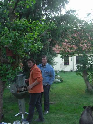 Frank und Thomas am Grill