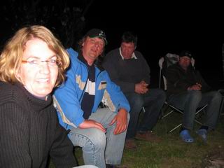 abends am Lagerfeuer