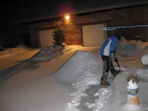 langsam nehmen die Schneemassen gestallt an